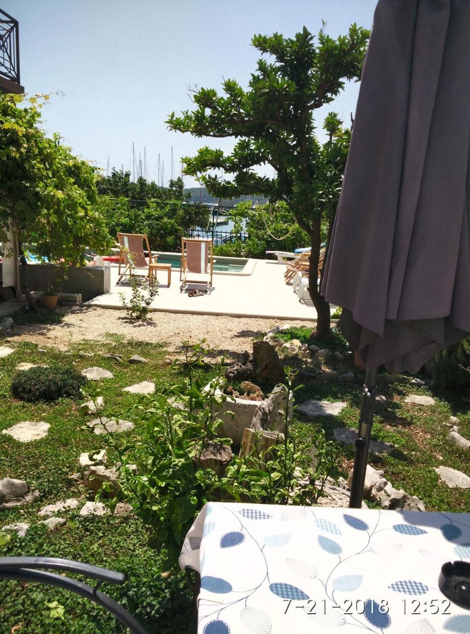 Apartments Gina Trogir Ngoại thất bức ảnh